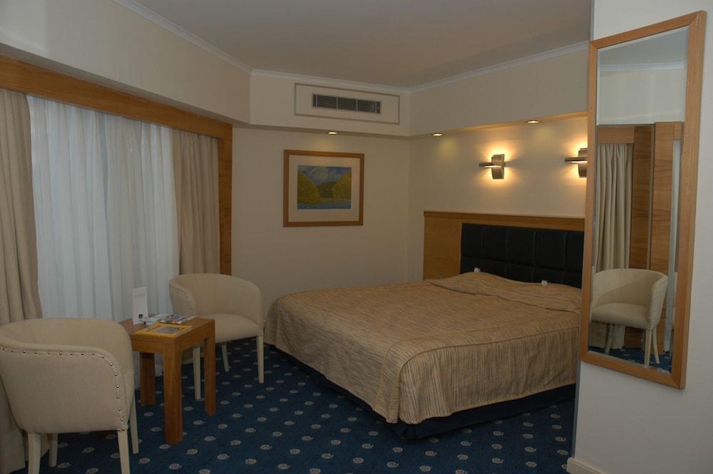 Best Western Plus Hotel Konak Izmir Room photo