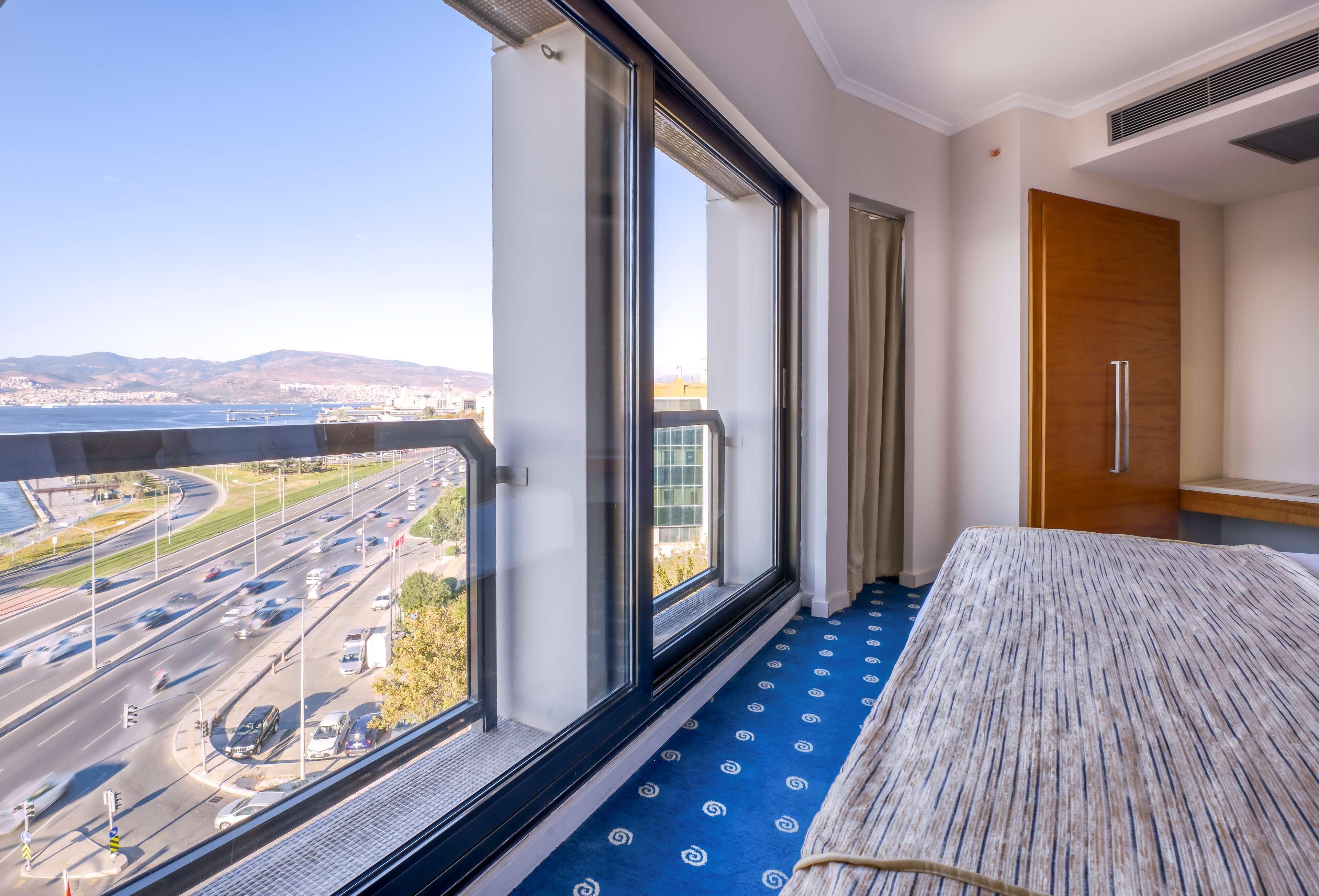 Best Western Plus Hotel Konak Izmir Exterior photo